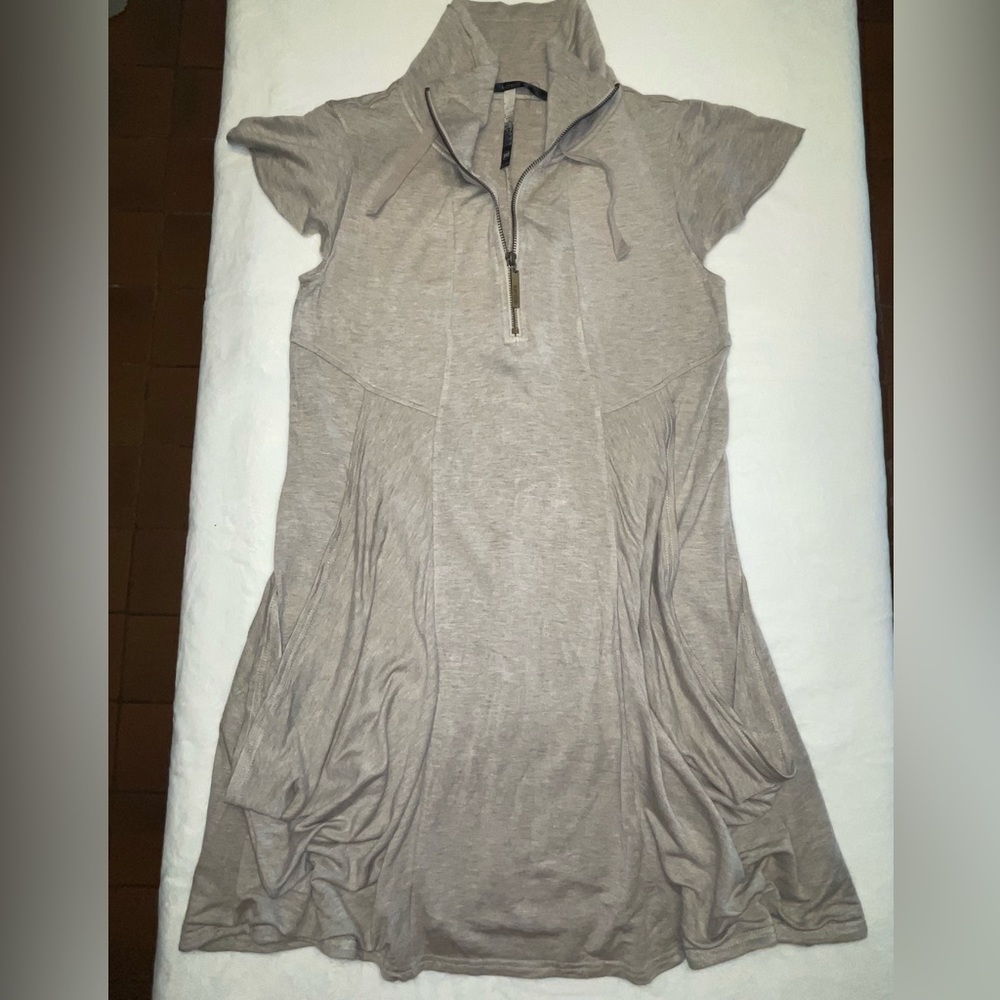 KENSIE TAN JERSEY SLOUCHY POCKETS .
